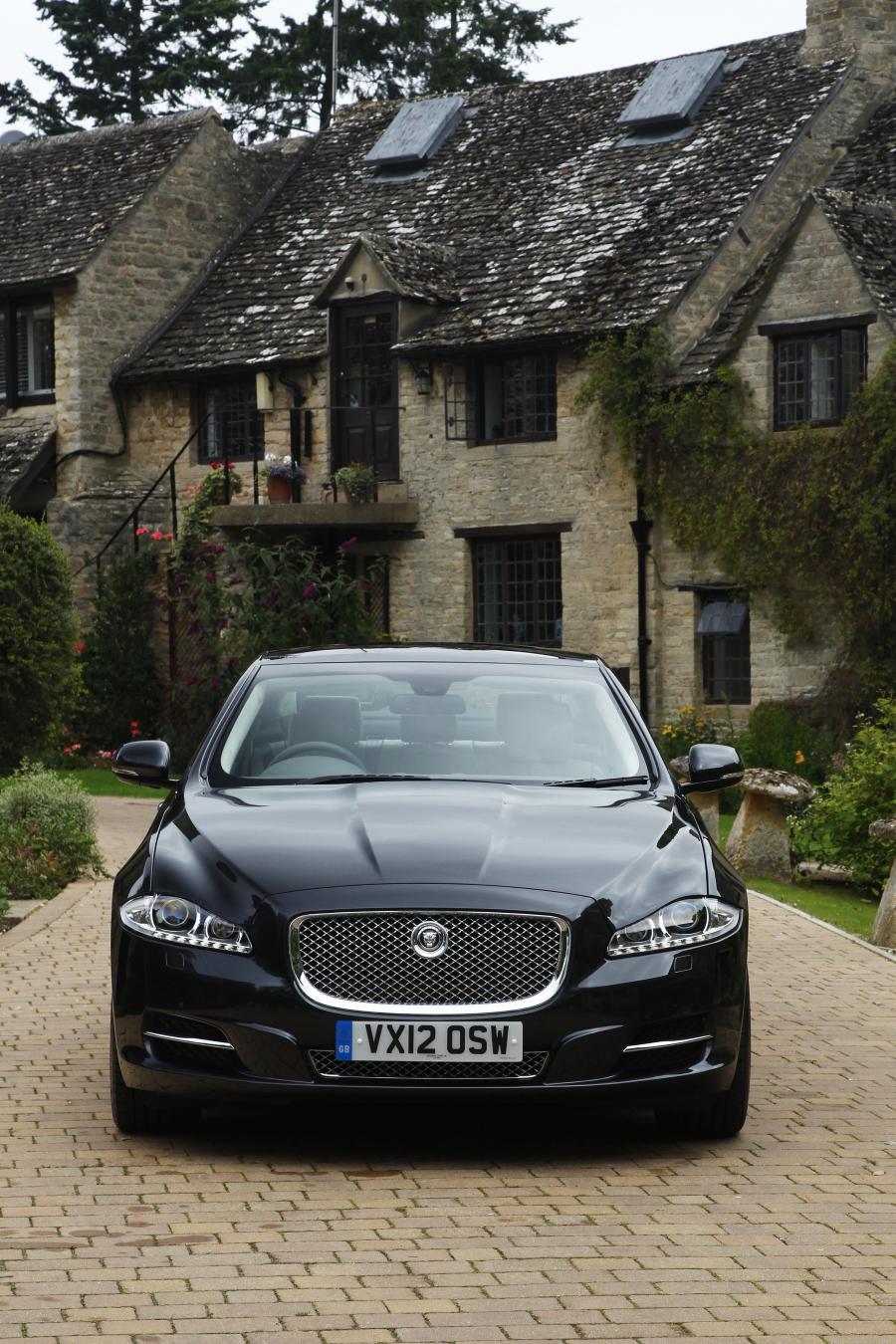  Jaguar XJ 2012 года  (UK) (фото 53 из 121)